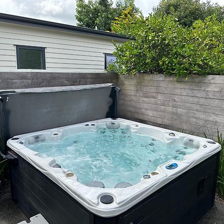 Summer Holiday 4 Bedrooms House In Hamilton With Pool And Spa Exterior photo